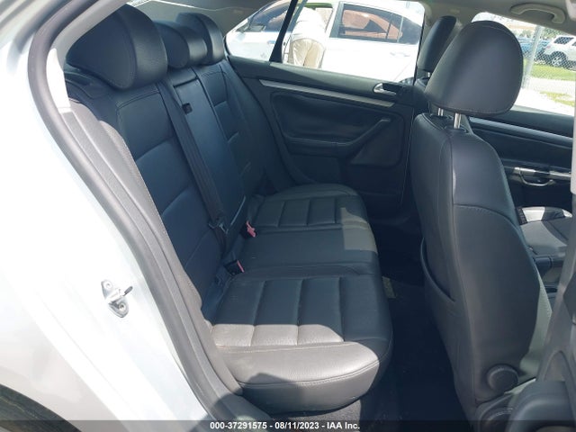 2008 VOLKSWAGEN JETTA SEDAN SE/SEL VIN: 3VWRM71K58M057448