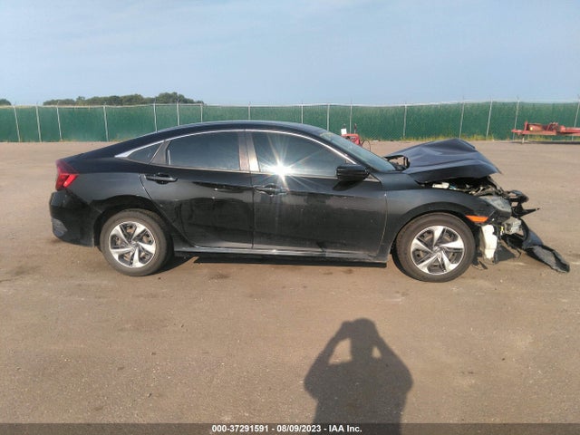 2019 HONDA CIVIC LX VIN: 19XFC2F67KE019177