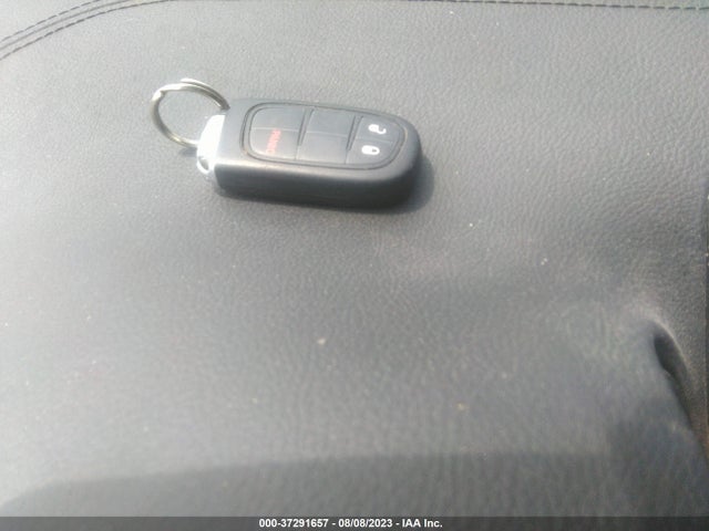 Jeep Cherokee Latitude Plus 2019 1C4PJLLB2KD344287 Image 3