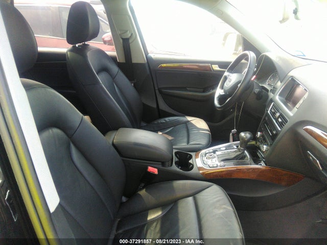 WA1LFAFP0FA001958 Audi Q5 Premium Plus