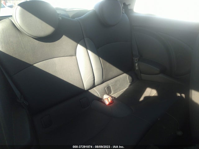 2010 MINI COOPER HARDTOP VIN: WMWMF3C56ATZ63880