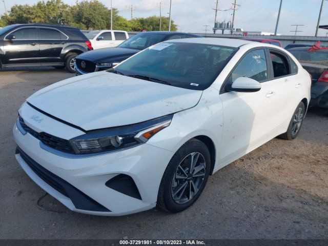 3KPF24AD3NE452875 KIA Forte Lxs