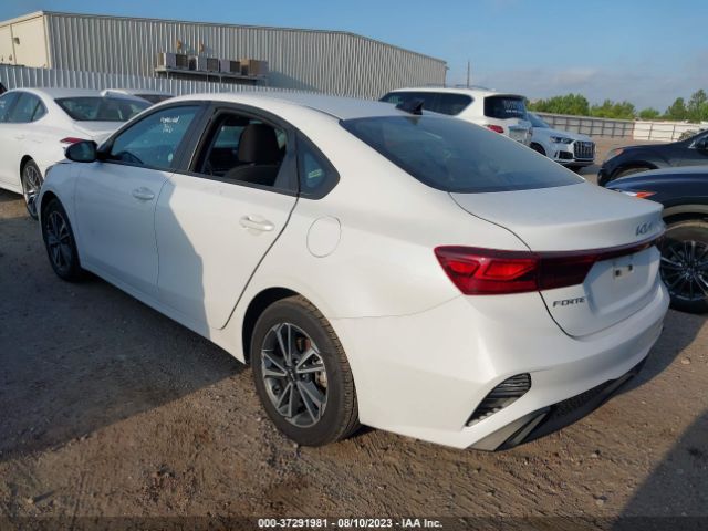 3KPF24AD3NE452875 KIA Forte Lxs