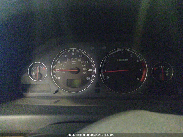 2005 VOLVO XC70 VIN: YV1SZ592851176192