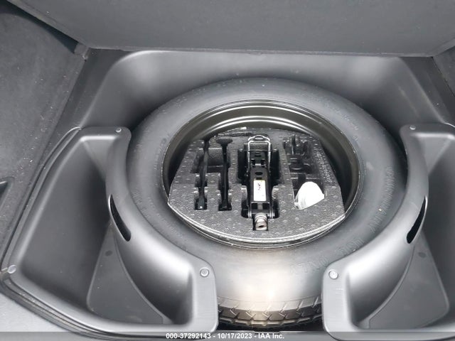 1C4RJFAG9KC694465 Jeep Grand Cherokee Laredo E