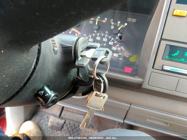 1993 GMC SIERRA C1500 VIN: 1GTEC14Z2PE551605