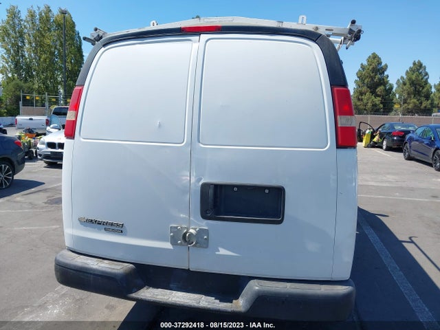 Chevrolet EXPRESS CARGO VAN 2015 1GCWGFCF9F1135215 Image 17