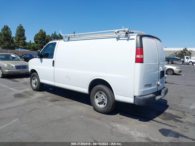 Chevrolet EXPRESS CARGO VAN 2015 1GCWGFCF9F1135215 Image 3