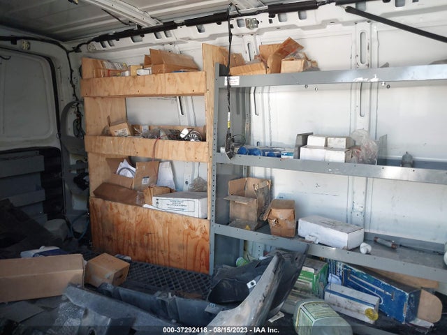 Chevrolet EXPRESS CARGO VAN 2015 1GCWGFCF9F1135215 Image 8