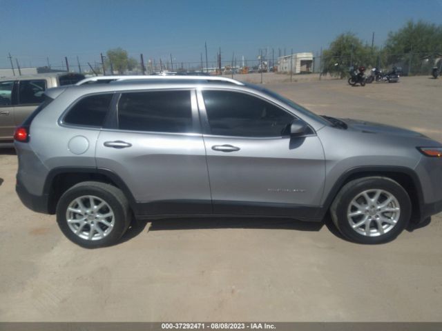1C4PJLCBXJD537611 Jeep Cherokee Latitude