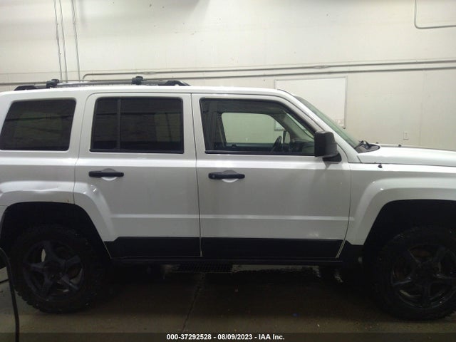 1C4NJRBB8GD595883 Jeep Patriot Sport Se