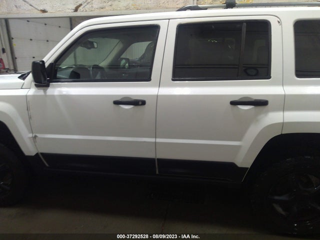 1C4NJRBB8GD595883 Jeep Patriot Sport Se