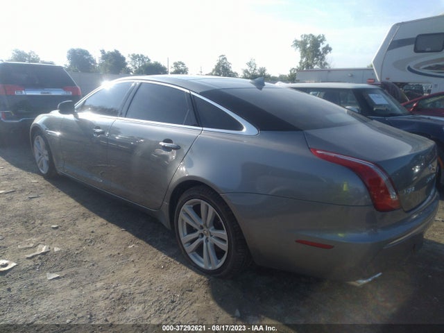2013 JAGUAR XJ SAJWJ2GDXD8V47684 Photo 2