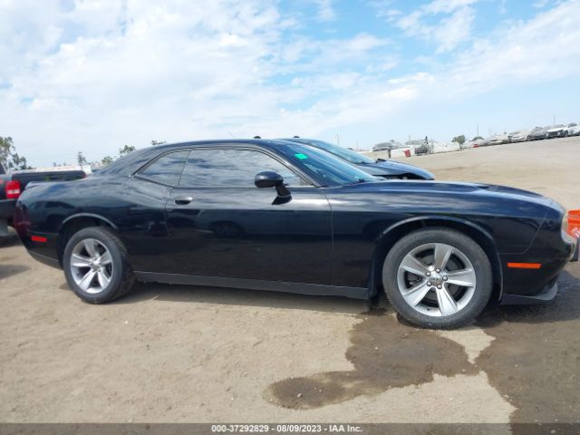 2C3CDZAG3JH123942 Dodge Challenger Sxt