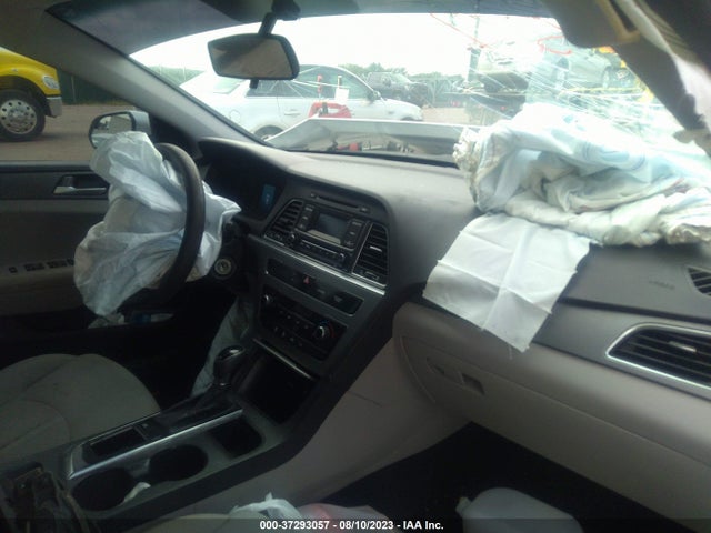 2015 HYUNDAI SONATA 2.4L SE VIN: 5NPE24AF5FH008603