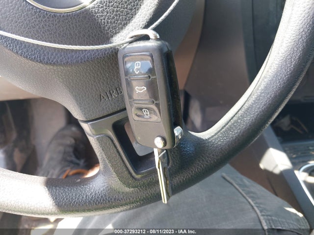 3VW1K7AJ7EM250738 Volkswagen Jetta Sedan S