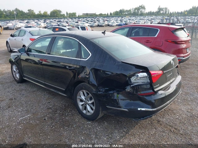 1VWAT7A3XGC015446 Volkswagen Passat 1.8t S