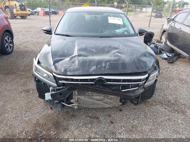 1VWAT7A3XGC015446 Volkswagen Passat 1.8t S