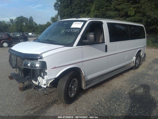 Chevrolet Express Passenger Lt 2019 1GAZGPFG1K1204117 Image 2
