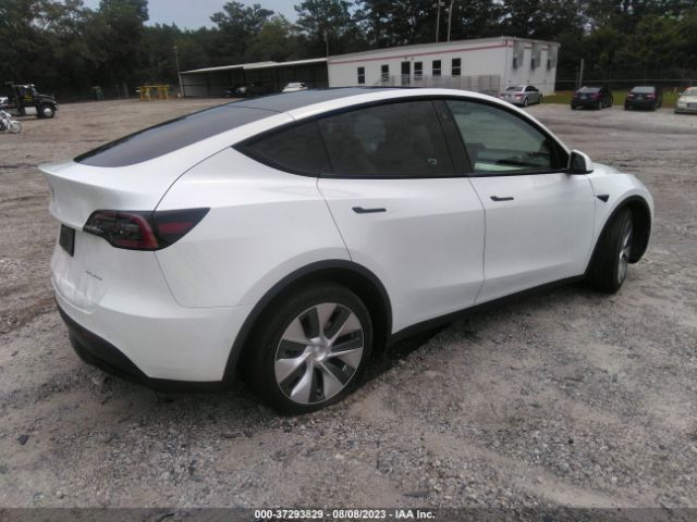 7SAYGDEE5NF388784 Tesla Model Y Long Range