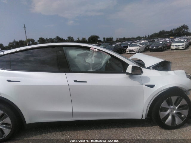 Tesla Model Y Long Range 2022 7SAYGDEE8NA012917 Image 11