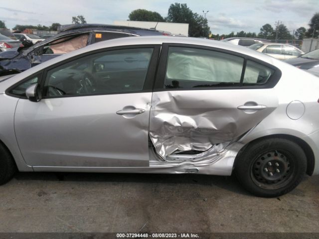 3KPFK4A79HE084975 KIA FORTE LX