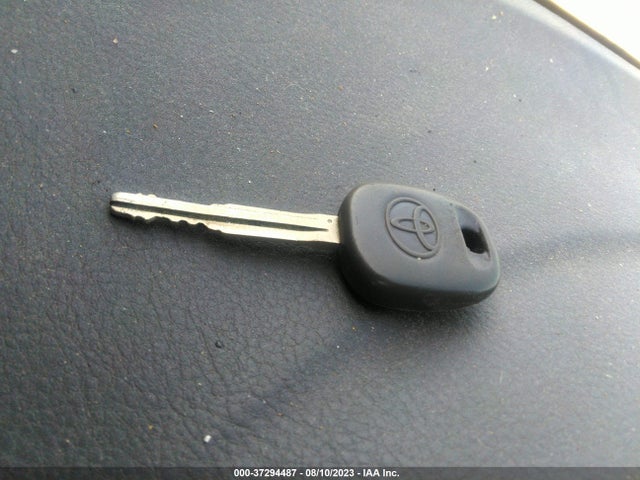 2004 TOYOTA SIENNA CE/LE VIN: 5TDZA23C34S000258