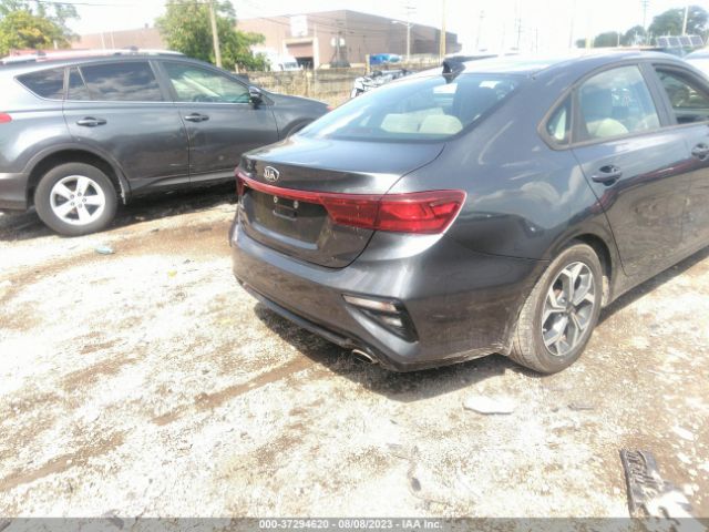 3KPF24AD1LE256401 KIA Forte Lxs