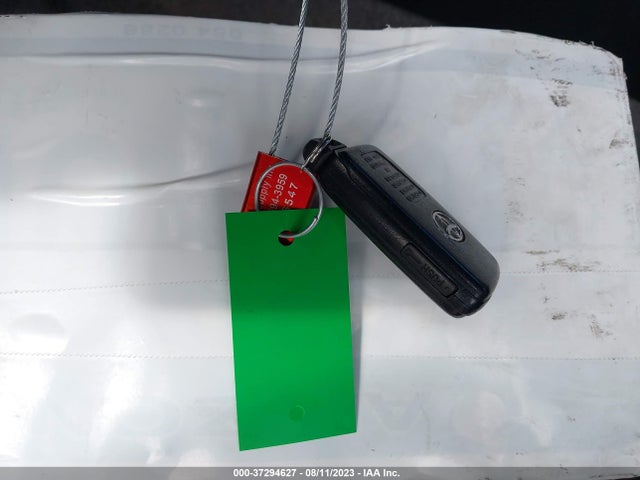 Toyota Prius Four 2015 JTDKN3DU6F2004821 Image 3