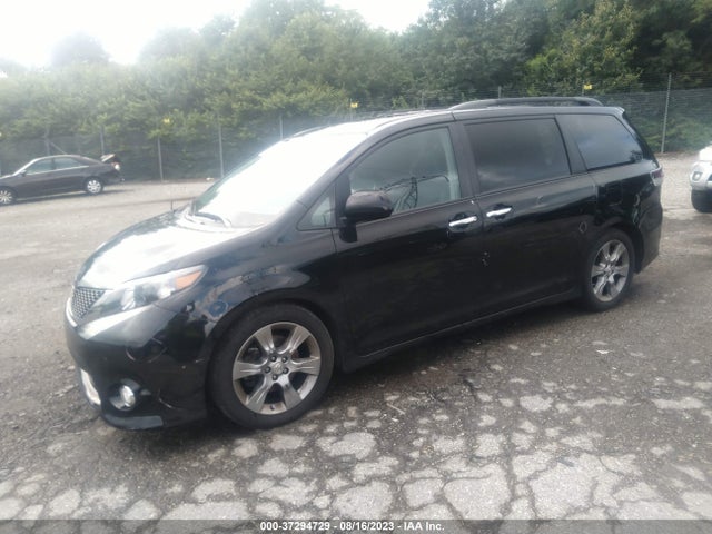 Toyota SIENNA SE 2014 5TDXK3DC4ES444162 Image 2