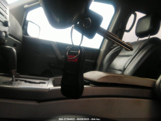2004 NISSAN PATHFINDER ARMADA LE VIN: 5N1AA08AX4N744286