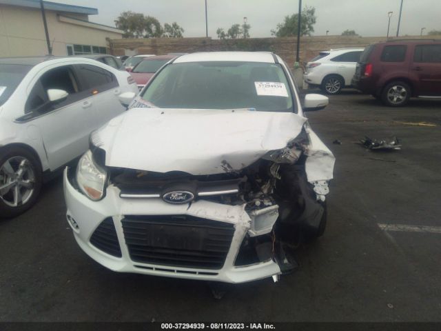 1FADP3F21EL363426 Ford FOCUS SE