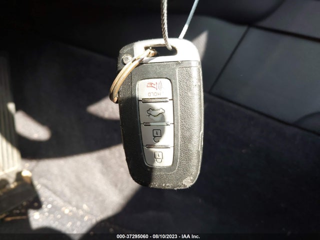 2009 HYUNDAI GENESIS VIN: KMHGC46F49U047395