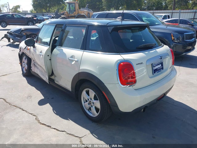 2015 MINI COOPER HARDTOP 4 DOOR WMWXS5C59FT830770 Photo 2
