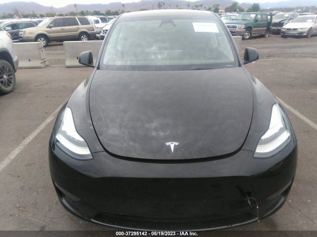 Tesla Model Y Long Range 2023 7SAYGDEE6PA125297 Image 3