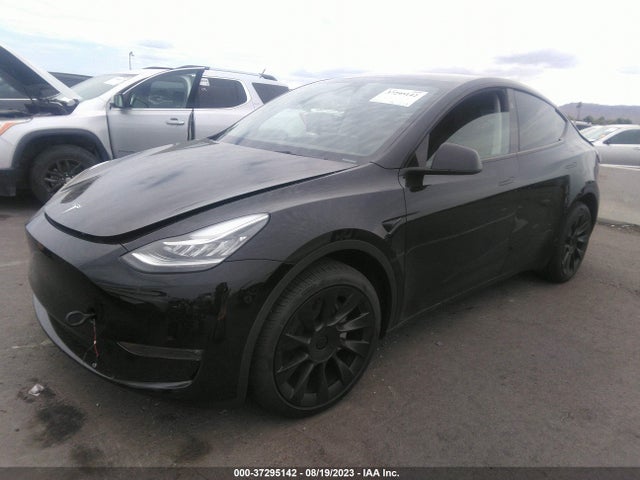 Tesla Model Y Long Range 2023 7SAYGDEE6PA125297 Image 2
