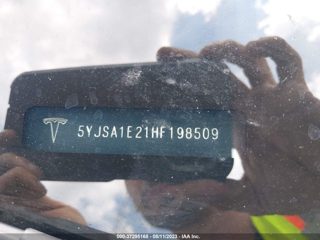 2017 TESLA MODEL S 5YJSA1E21HF198509 Photo 8