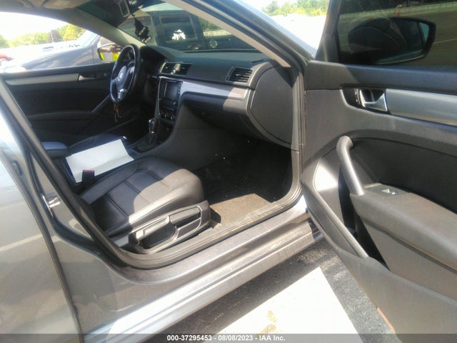 1VWAT7A31FC089157 Volkswagen Passat 1.8t Limited Edition