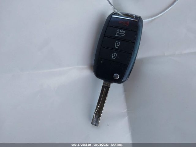 KNDJN2A25F7775038 KIA Soul Base