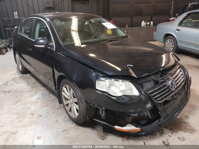 2010 VOLKSWAGEN PASSAT SEDAN KOMFORT VIN: WVWJM7AN0AE154580
