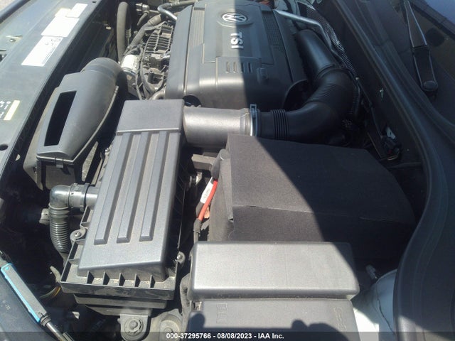 1VWAT7A32GC043340 Volkswagen Passat 1.8t S