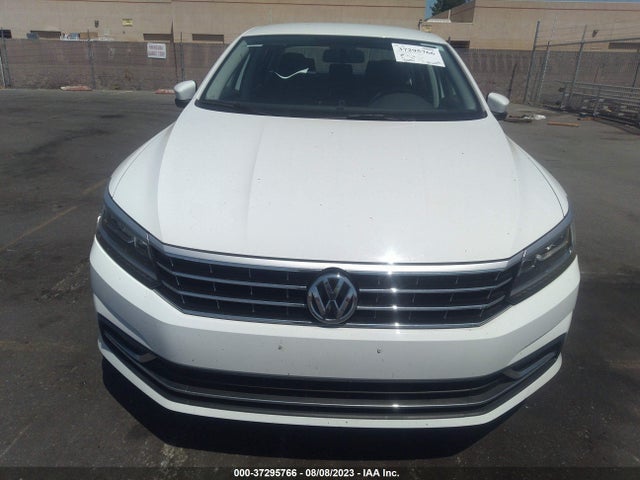 1VWAT7A32GC043340 Volkswagen Passat 1.8t S