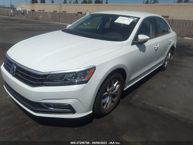 1VWAT7A32GC043340 Volkswagen Passat 1.8t S