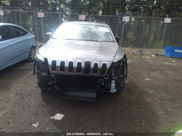 1C4PJLAB8GW237954 Jeep Cherokee Sport