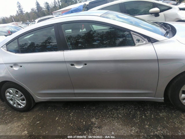 Hyundai ELANTRA SE 2018 5NPD74LF7JH323065 Image 6