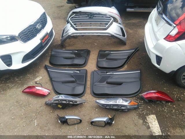 Hyundai ELANTRA SE 2018 5NPD74LF7JH323065 Image 4