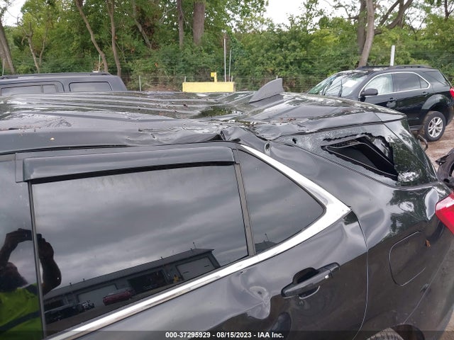 2GNAXJEV9J6282374 Chevrolet EQUINOX LT