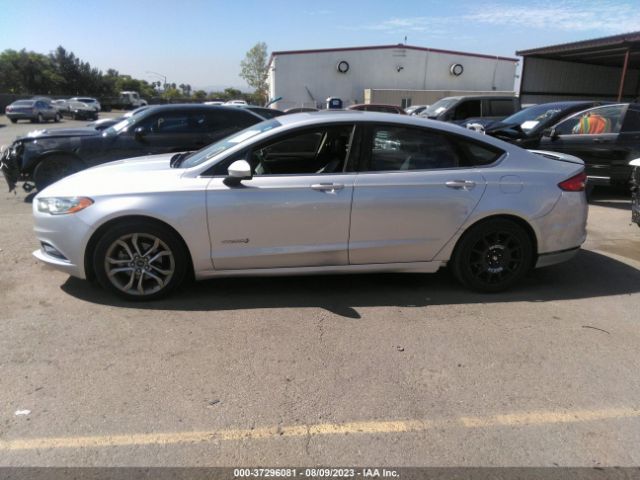 3FA6P0LUXHR222485 Ford Fusion Hybrid Se
