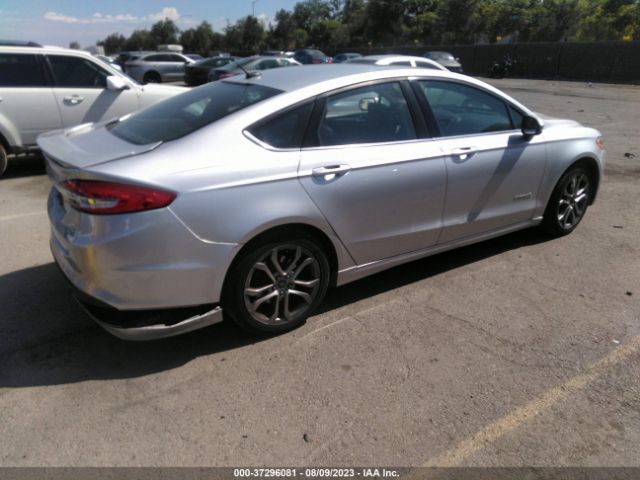 3FA6P0LUXHR222485 Ford Fusion Hybrid Se
