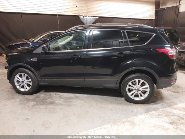 2018 FORD ESCAPE SE VIN: 1FMCU9GD8JUD12183